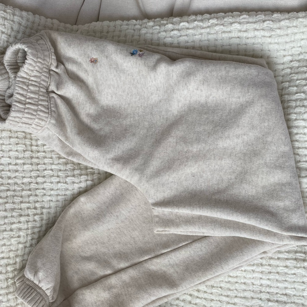 ‼️SOLD‼️set of two - American Eagle Floral detail sweat suit - Picture 2 of 5